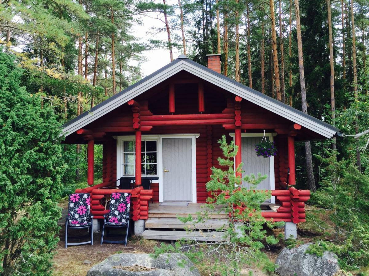 Tamminiemen Lomamoekit Villa Kustavi Exterior photo